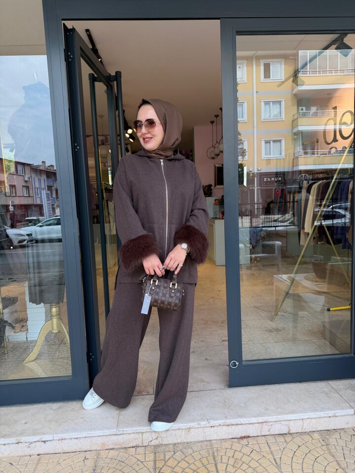 Kürk Detaylı Kahve Triko Takım