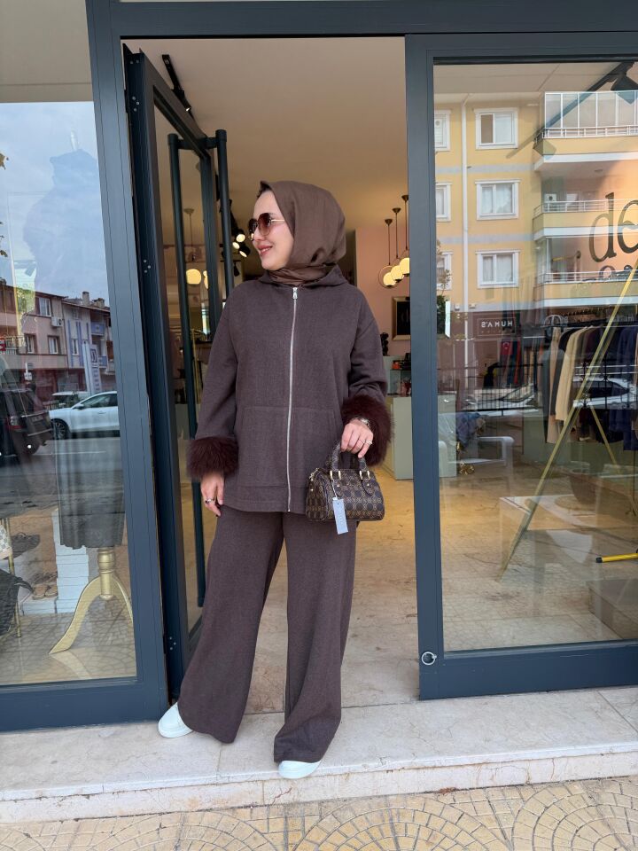 Kürk Detaylı Kahve Triko Takım