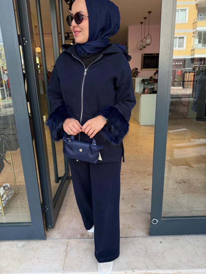 Kürk Detaylı Lacivert Triko Takım