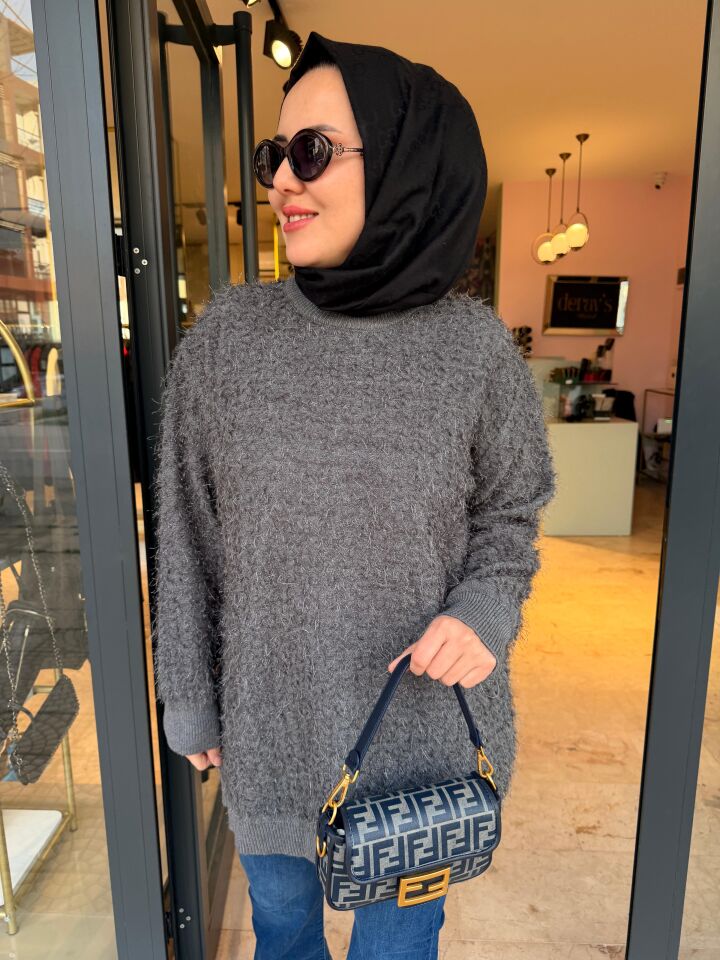 Sakallı Kadın Gri Kazak