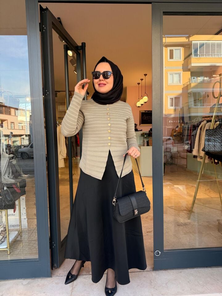 Eteküstü Çelik Örme Bej Triko