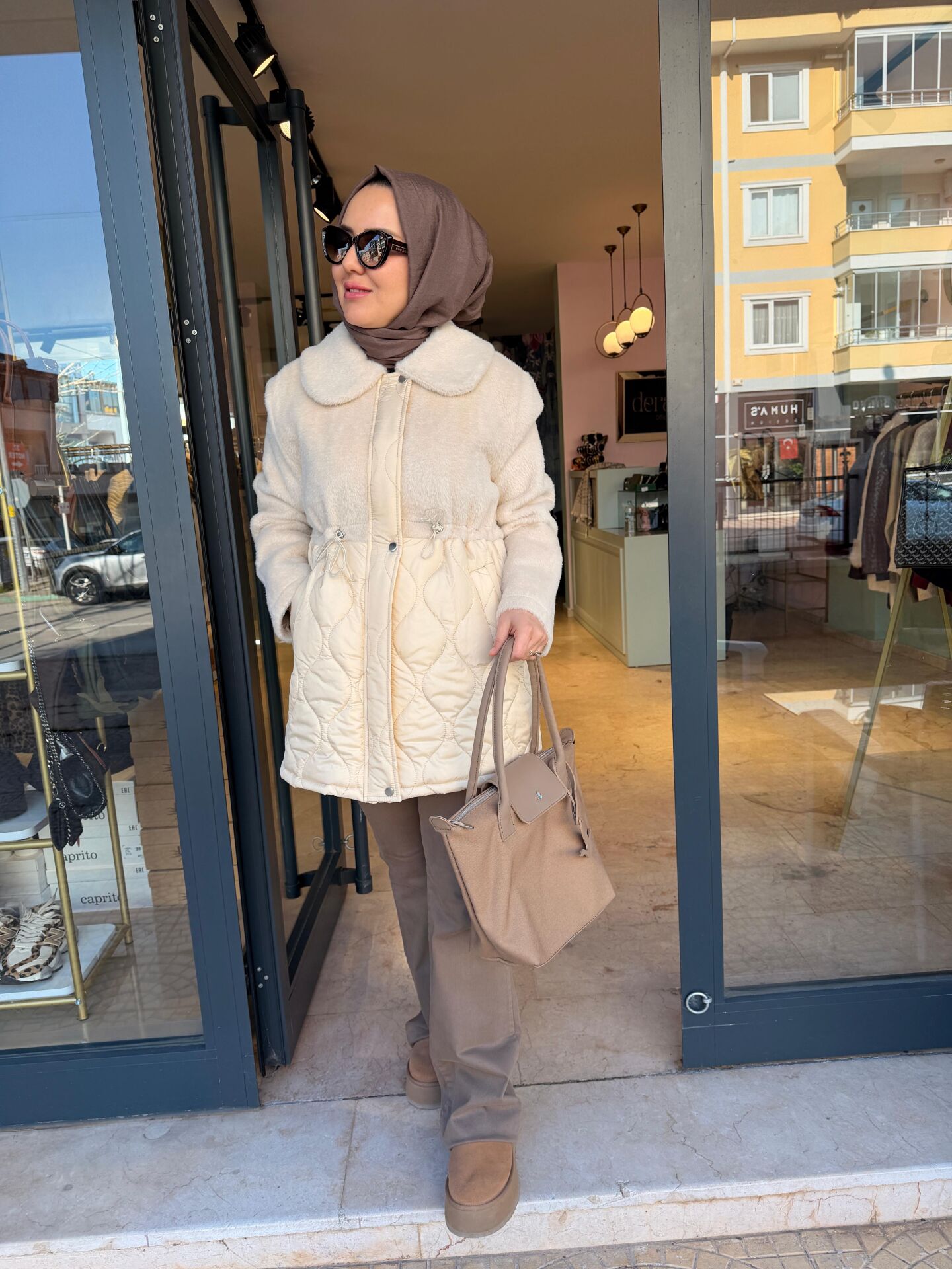 Angora Detaylı Krem Şişme Mont