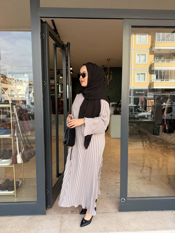 Pliseli Abaya Bayan Gri
