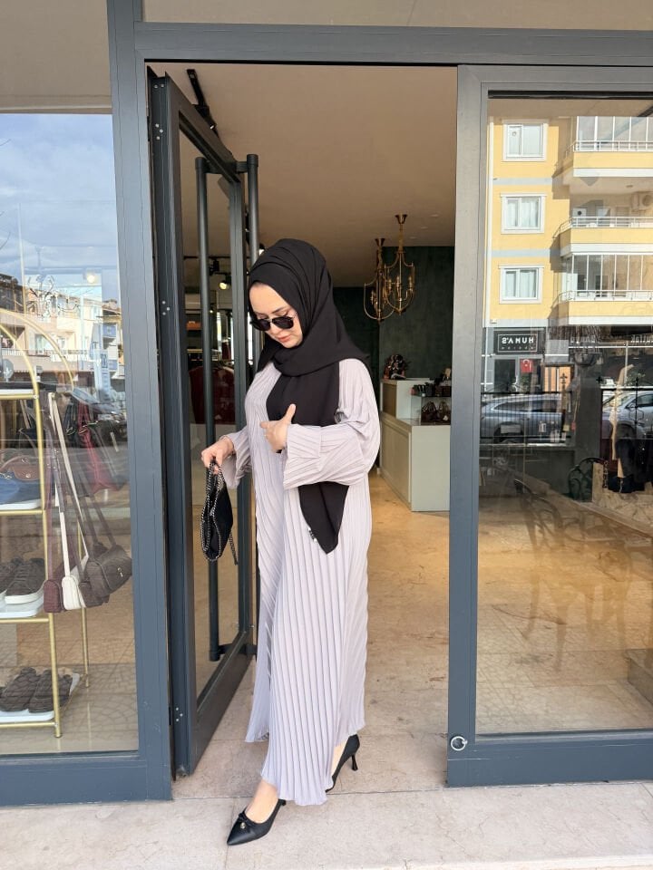 Pliseli Abaya Bayan Gri