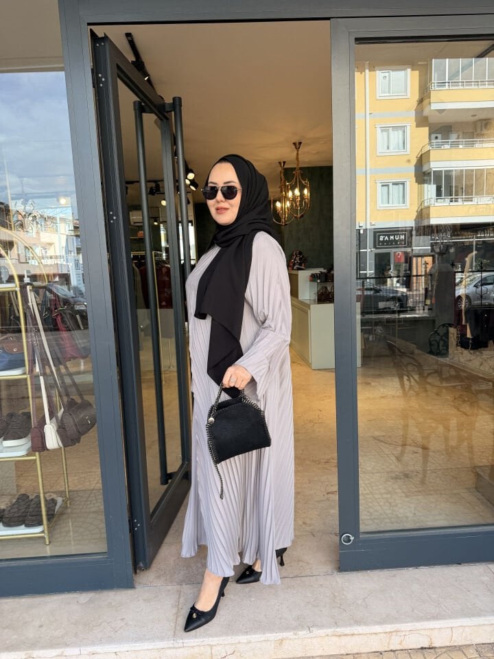 Pliseli Abaya Bayan Gri