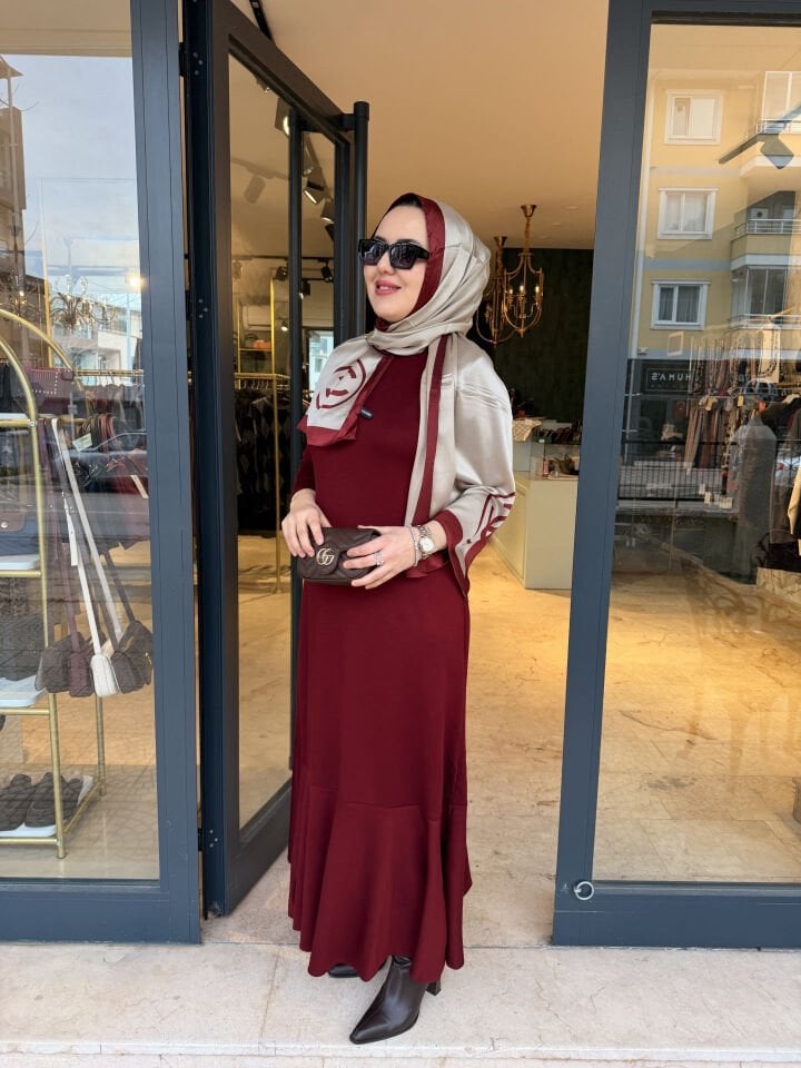 Etek Ucu Volanlı Elbise Bordo