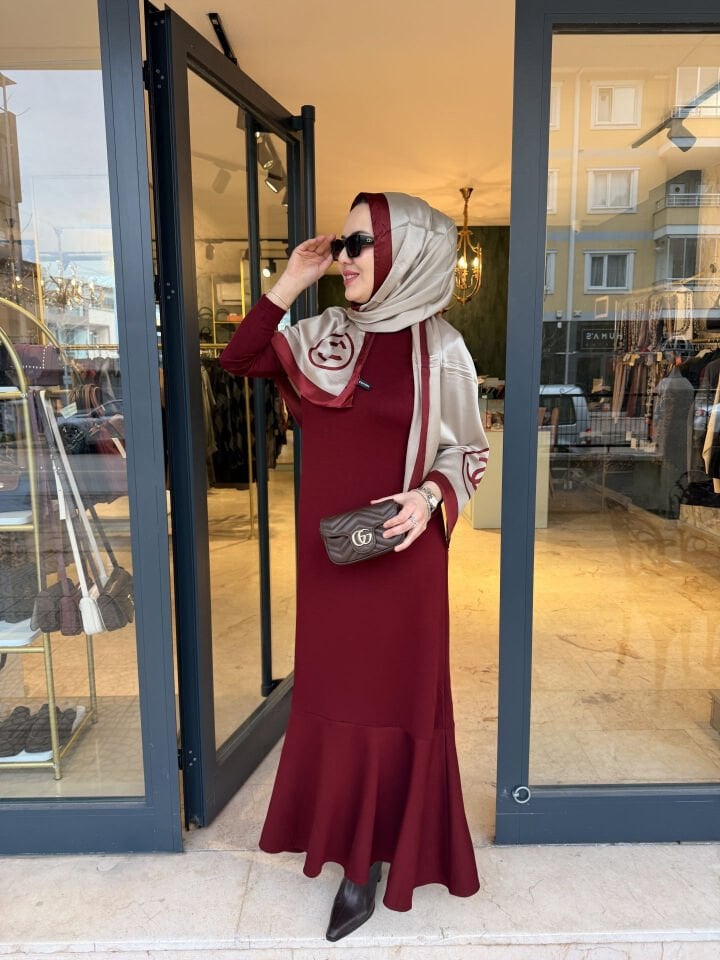 Etek Ucu Volanlı Elbise Bordo