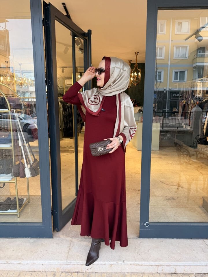 Etek Ucu Volanlı Elbise Bordo